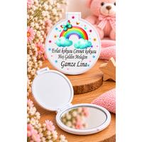 Gökkuşağı, Kelebek ve Bulut Tasarımlı Kişiye Özel Kız Bebek Hediyelik Cep Aynası – Plastik ve Pleksi Ayna 6,5x6,5 cm