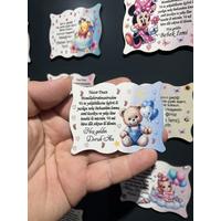 Kişiye Özel Bebek Magneti 8x6 cm Ahşap – UV Baskılı Doğum, Mevlüt & Baby Shower Hediyeliği (10 Adet)