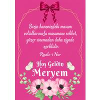 Kişiye Özel Hoş Geldin Bebek Magneti – 8x5,5 cm Ahşap UV Baskı Pembe Çiçekli