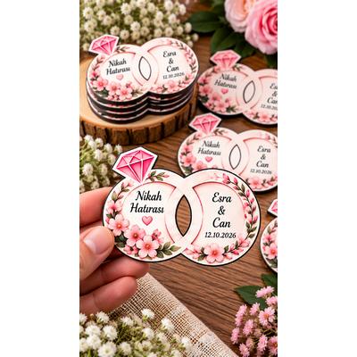 Pembe Çiçekli Nikah Magneti – Kişiye Özel Alyans Yüzük Modeli Ahşap MDF UV Baskı 8x6 cm