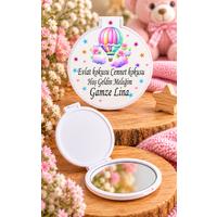 Renkli Uçan Balon ve Pembe Çiçek Tasarımlı Kişiye Özel Kız Bebek Hediyelik Cep Aynası – Plastik ve Pleksi Ayna 6,5x6,5 cm