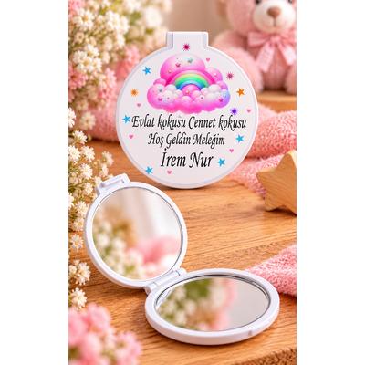 Gökkuşağı ve Pembe Bulut Tasarımlı Kişiye Özel Kız Bebek Hediyelik Cep Aynası – Plastik ve Pleksi Ayna 6,5x6,5 cm